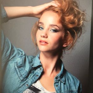 Meet your Posher, Elaine